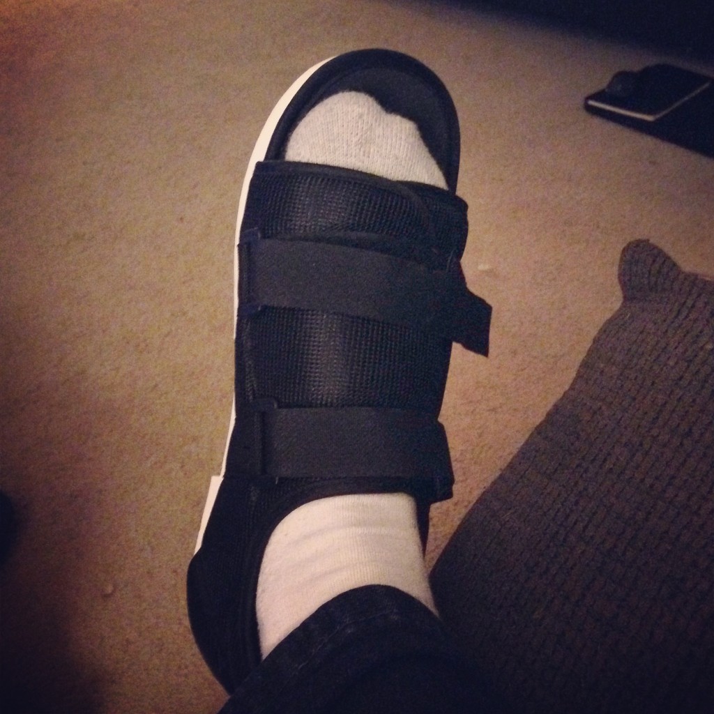 Injured foot shoe